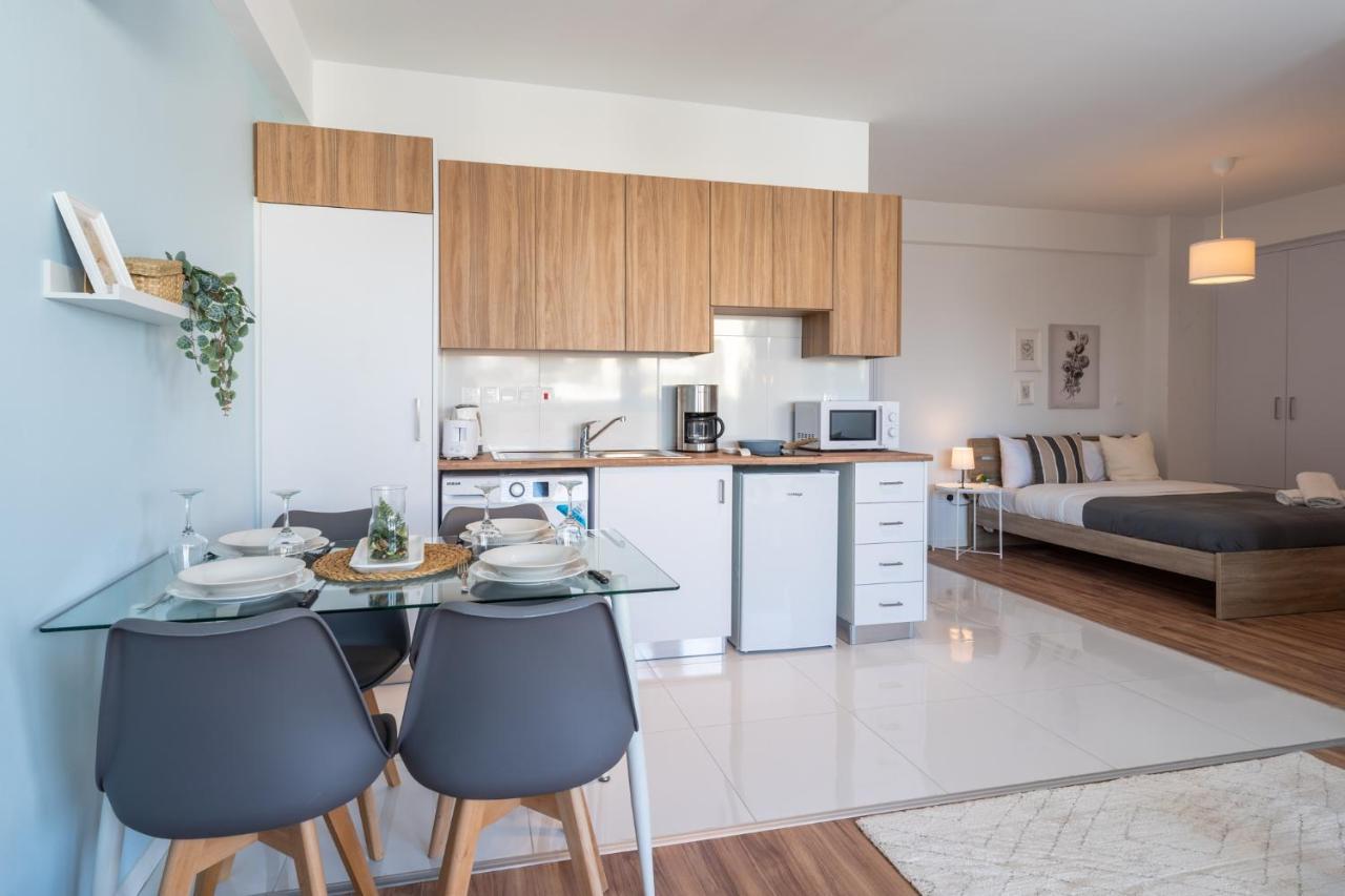 Livia Studio Apartment In Lárnaka Eksteriør bilde